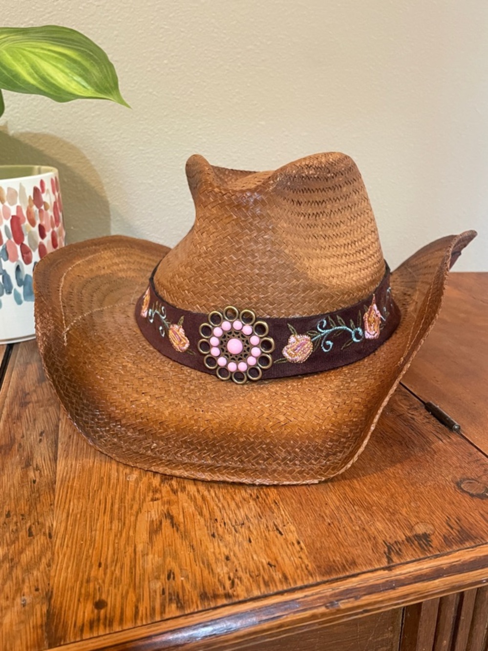 Vintage-Style Straw Cowgirl Hat – Tea-Stained Western Hat with Floral Band